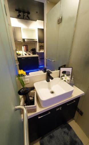 35th Couple’s Escape: City Views Apartment in Quezon City