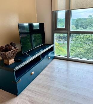 Luxe 2-BR Condo in Avant BGC Vacation rental in Makati