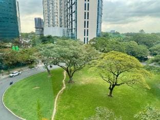 Luxe 2-BR Condo in Avant BGC Vacation rental in Makati
