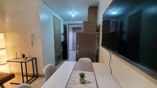 1Bedroom with Balcony in Shore 2, SM Mall of Asia Vacation rental in Pasay