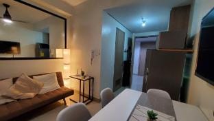 1Bedroom with Balcony in Shore 2, SM Mall of Asia Vacation rental in Pasay