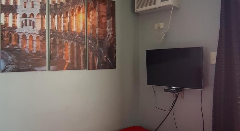 Ritz Suite in Chateau Elysee, near NAIA Airport Apartment in Paranaque