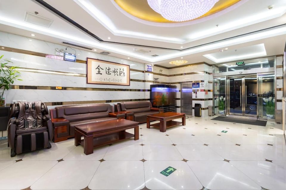 Dequan Hotel (Shifoying Subway Station & Chaoyang High-speed Railway Station Branch) Hotel in Beijing