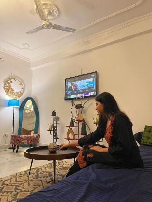 Sage Pvt BR w/KingBed/Living/Patio & Hall Apartment in New Delhi