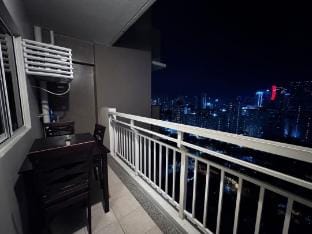 CozyCrib 2room w/balcony wifi pool mandaluyong Vacation rental in Mandaluyong