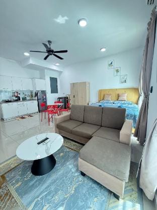 Cozy cybersquare apex king bed (17-10) Vacation rental in Selangor, Malaysia