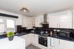 The Broadwalk Apartment Apartment in Crawley
