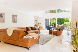 Lanaken Retreat: Swimming Pool, Jacuzzi and Sauna Villa in Maastricht