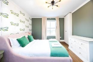 Spacious 2 Bedroom Flat - Balham Vacation rental in London