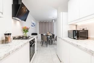 Borage House- Stylish and Spacious 3BR Vacation rental in Crawley