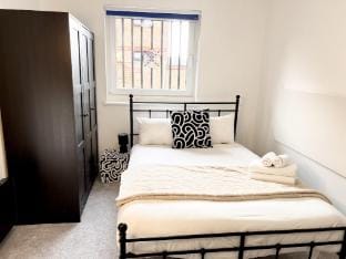 Auracasa Monarch Suites Vacation rental in London