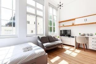 Modern Studio next to Paddington Station Apartment in City of Westminster
