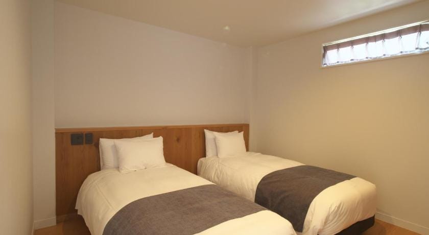 ＨＯＴＥＬ ＬＯＣＡＬ ＢＡＳＥ＜宮古島＞ Hotel in Okinawa Prefecture