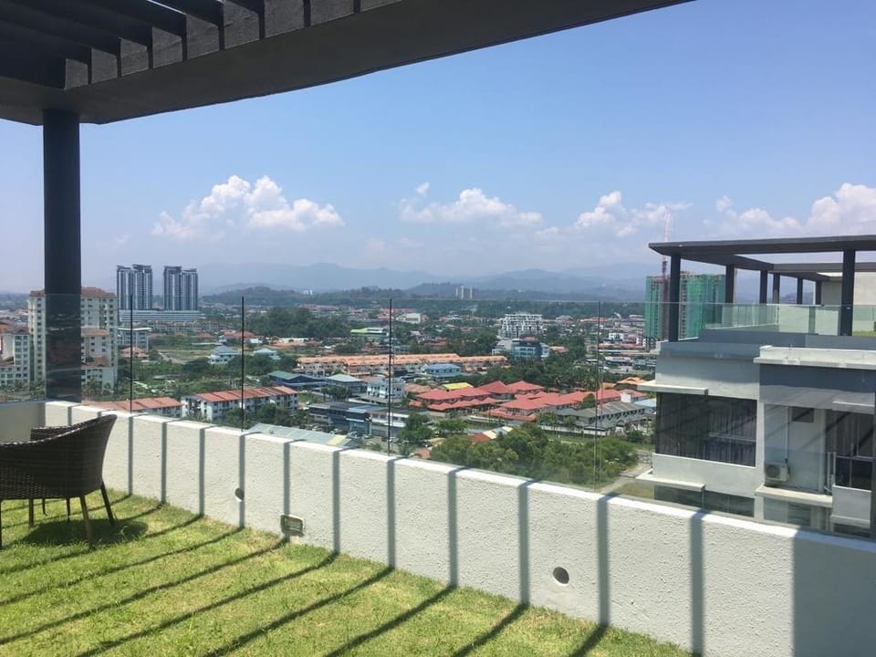 Sam 10Four season Condo/9ppl/4 min AirPort Apartment in Kota Kinabalu