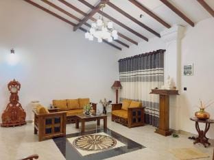 Tropical Oasis Villa in Central Province
