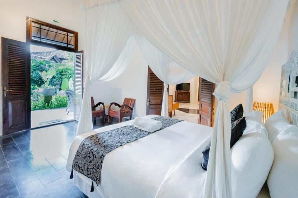 Villa Etnik Seminyak Villa in Kuta