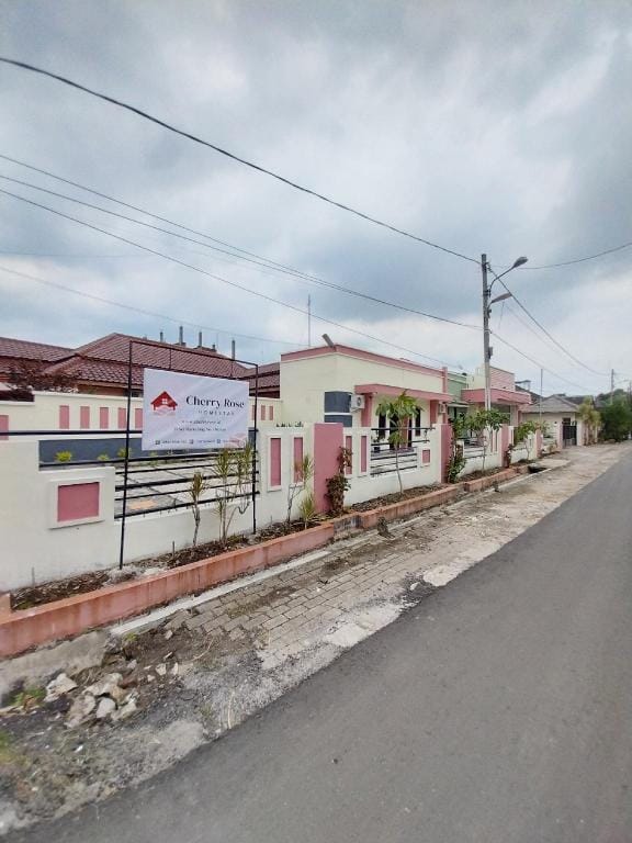 Cherry Rose Homestay Hotel in Indonesia