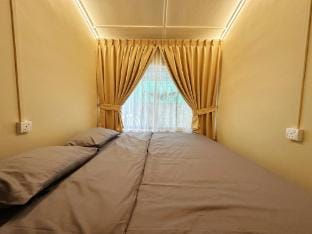 Cheap! New, 1-7 Pax @ PJ Town area, Easy Parking Vacation rental in Petaling Jaya