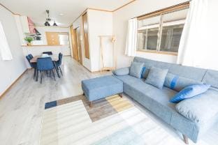 {Utopia}Holiday House@Imazato 4 bedroom+parking Vacation rental in Osaka