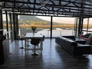 Sun Room (Studio) on the edge of the Harties dam. Vacation rental in Gauteng