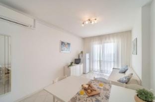 Cozy flat with shared pool near the beach Apartment in Lignano Sabbiadoro