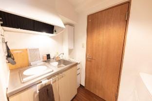 Trip Perch 30㎡ 5 people 6 mins walk from Station Vacation rental in Kanagawa Prefecture