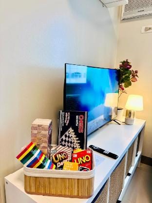 Minimalist Home Vibe Unit + With Pool View Vacation rental in Pasig