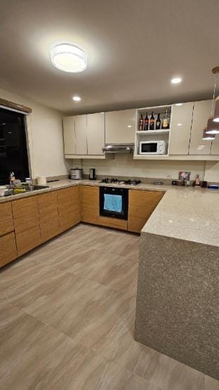 DM's Luxe Villa: Brand new luxury pool house Villa in Bacoor