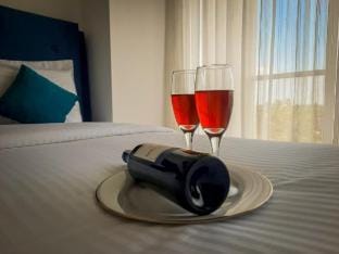 Solo SO Beachfront apartment by Ocean breeze Apartment in Negombo