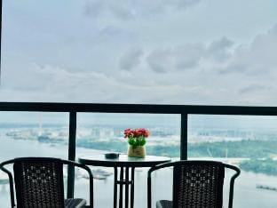 R&F Luxury Apartment for Family by Xin An Apartment in Johor Bahru