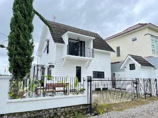 Villa Al-Fatih Karangpandan Vacation rental in Indonesia