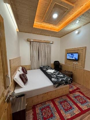 Vizvei Shimla Hills Family Suit Vacation rental in Himachal Pradesh