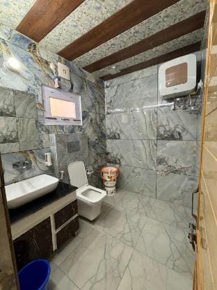 Vizvei Shimla Valley View Room Vacation rental in Himachal Pradesh