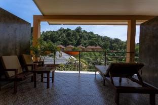 Deluxe Balcony Connecting - Koh Lipe Vacation rental in Thailand