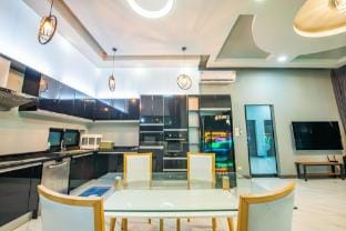 Airport Pool Villa Bang Saray Villa in Chon Buri Changwat