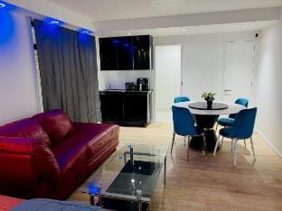 Brand new with seafront access Apartment in Wellington