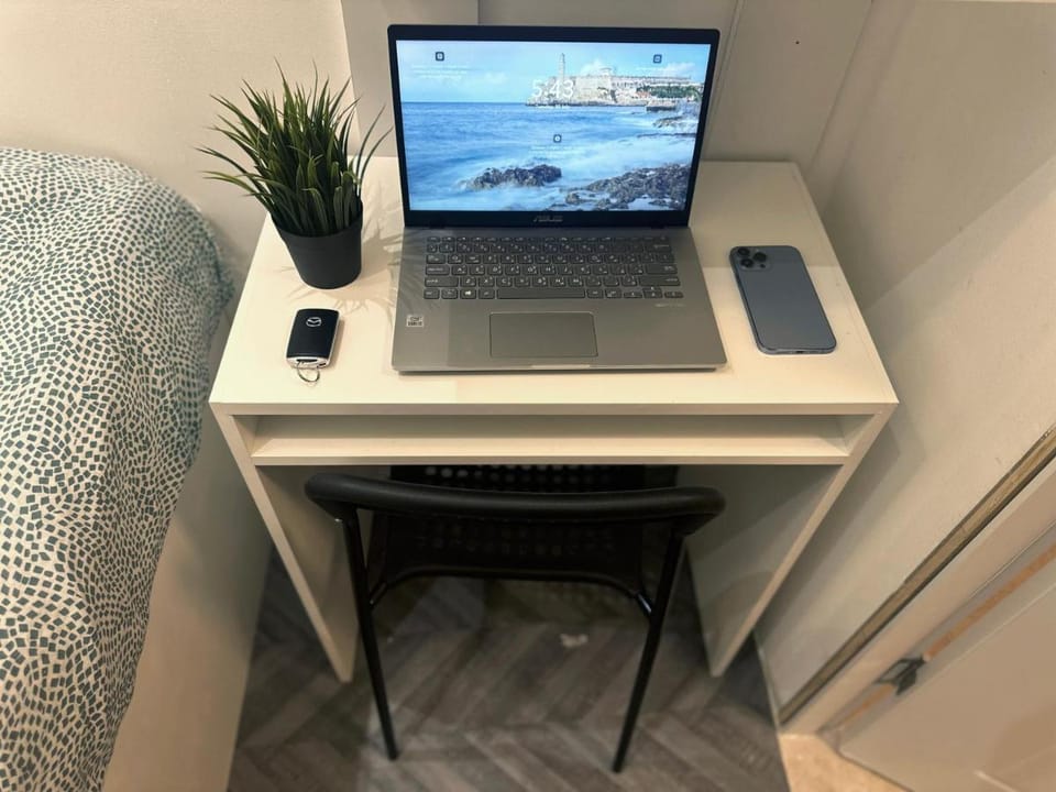 Cove Partition Room in Tecom Near Metro Villa in Dubai