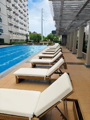 Suite 2019 Green 2 Condo Vacation rental in Calabarzon