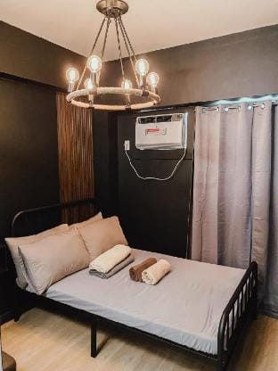 Cozy Industrial themed unit Celandine Balintawak Vacation rental in Quezon City