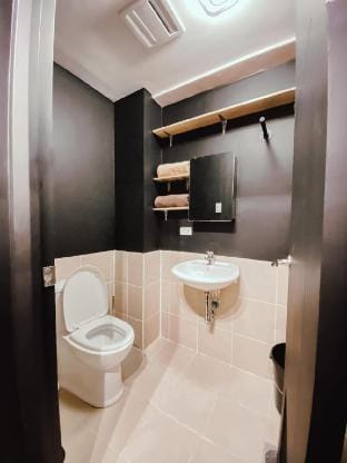 Cozy Industrial themed unit Celandine Balintawak Vacation rental in Quezon City
