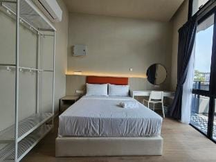 Room near to Clan Jetties of Penang Georgetown Vacation rental in George Town