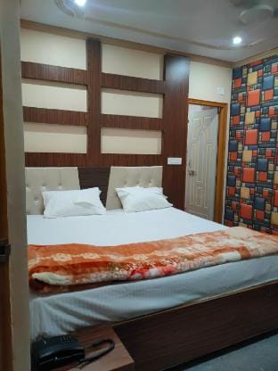 Golden Stay Apartment in Varanasi
