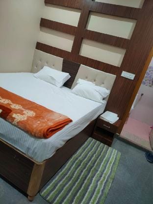 Golden Stay Apartment in Varanasi