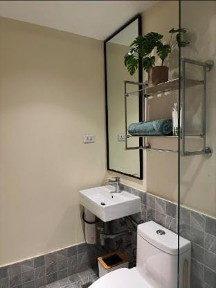 Studio in Cebu near IT Park, Ayala, & SM Mall Apartment in Lapu-Lapu City