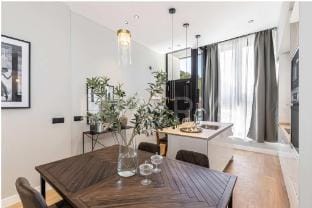 Flat  5  10m walk to Bernabeu  Real Madrid stadium Apartment in Madrid