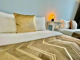 Luxury 2BR 1BA Near Fashion District by OneLuxStay Apartment in Antwerp