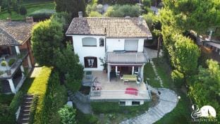 Villa Lydia in Padenghe sul Garda Villa in Province of Brescia