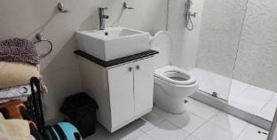 BF Resort. Short Stay Vacation rental in Las Pinas