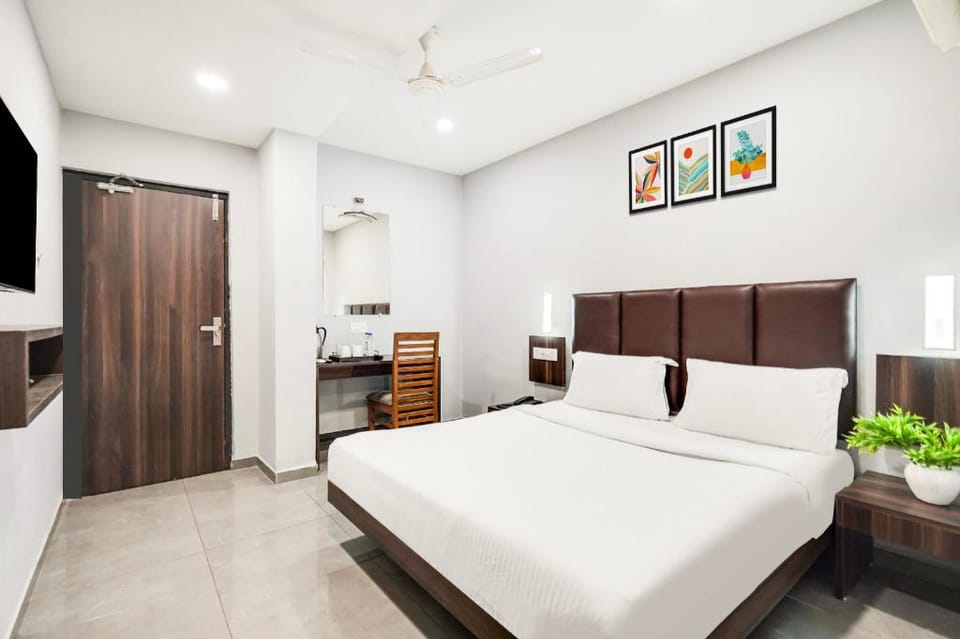 Palette by CheckIn Country Club Surat Hotel in Gujarat