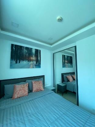 Condo With Gorgeous Pool Vacation rental in Pattaya City